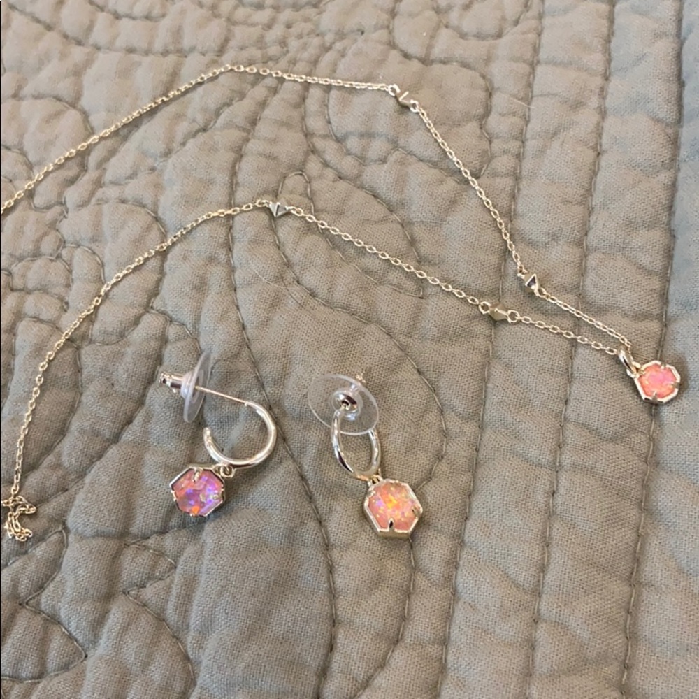 Kendra Scott Necklace and Earrings